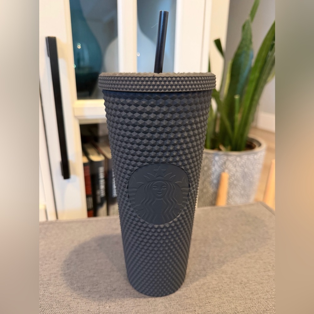 🌶️ NWT Starbucks Disneyland Matte Black Studded Tumbler